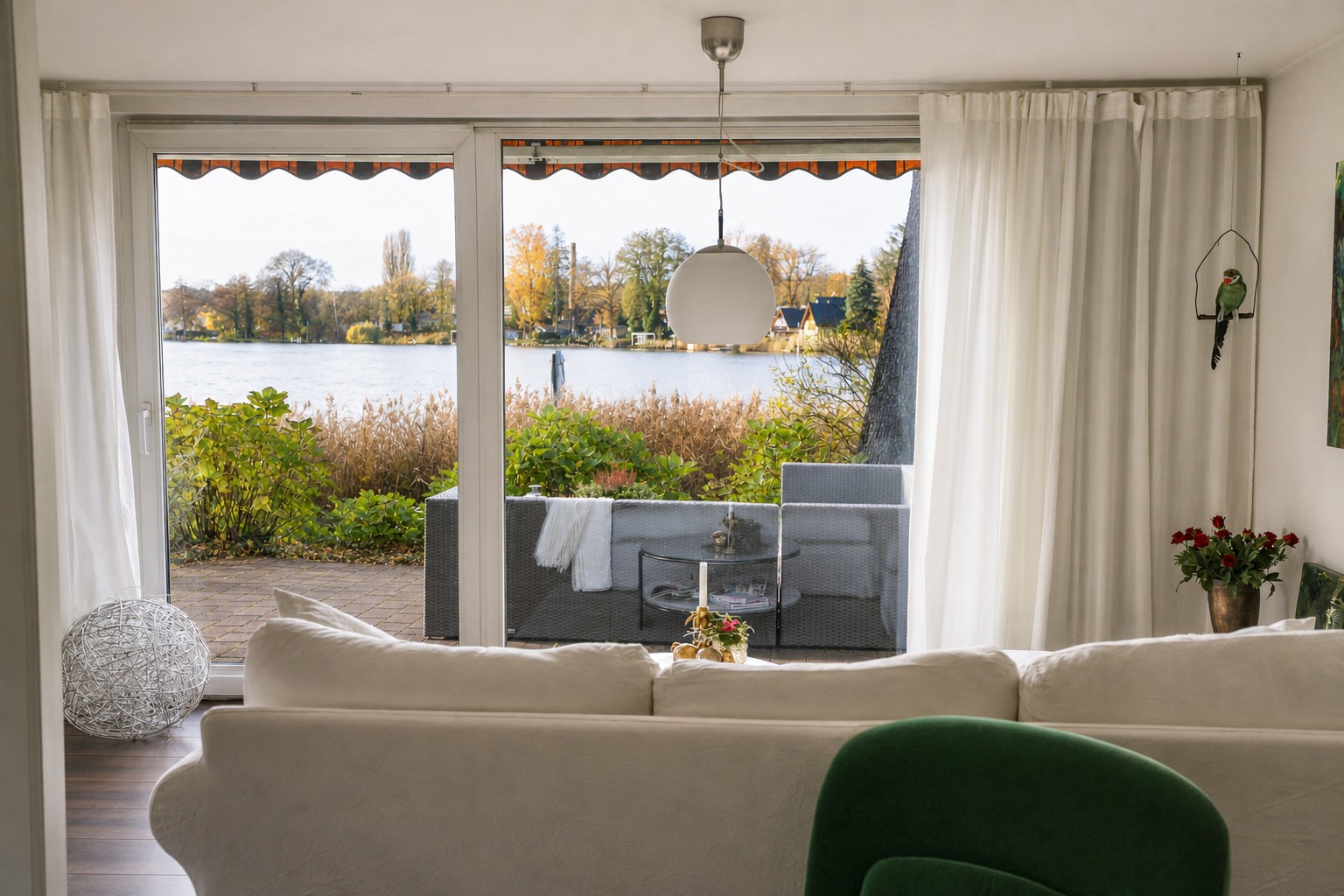 Schlafzimmer mit Seeblick – Villa Kablow