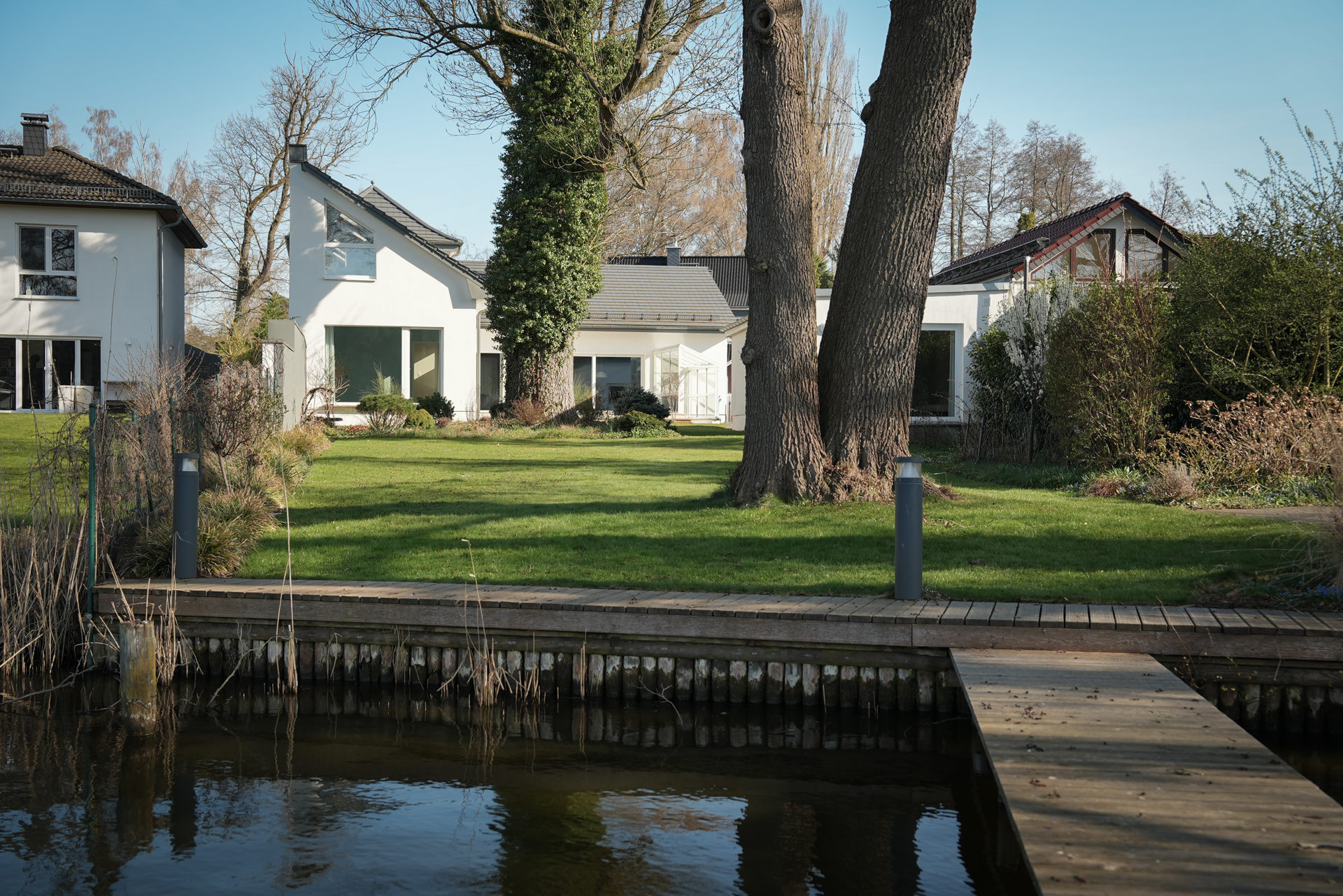 Designvilla mit Steg und Gästehaus am See Niederlehme nahe Berlin